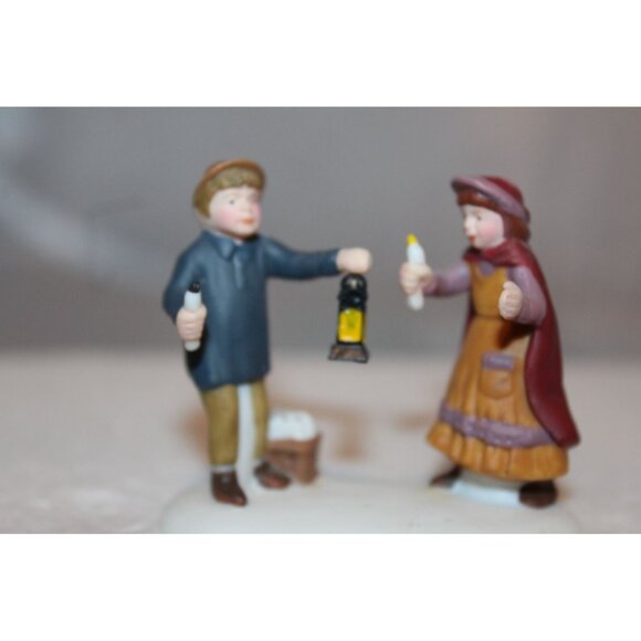 Dept 56 Dickens Village - A Peaceful Glow on Christmas Eve - Picture 5 of 8